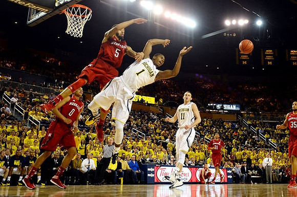 Glenn Robinson III (1) and Nik Stauskas (11)