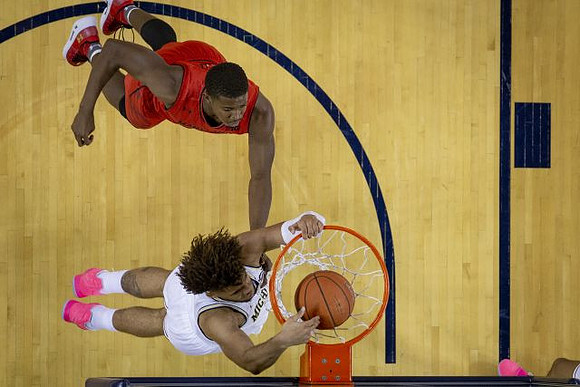 Isaiah Livers (4)