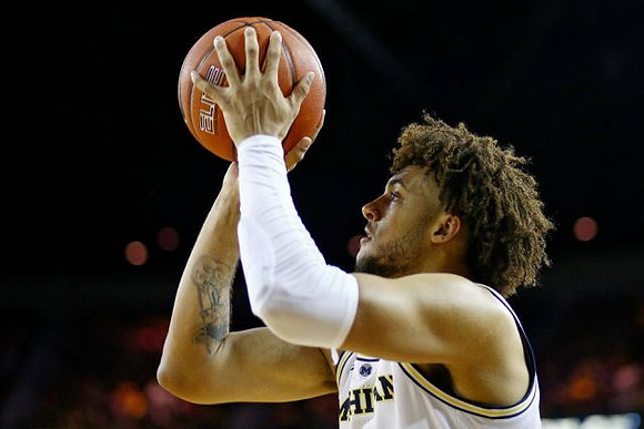 Isaiah Livers (4)