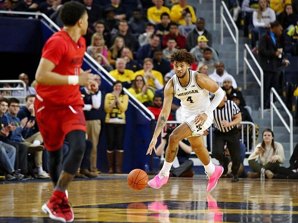 Isaiah Livers (4)
