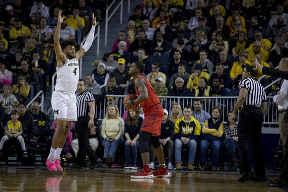 Isaiah Livers (4)