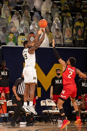 Chaundee Brown Jr. (15)