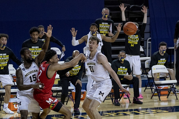Chaundee Brown Jr. (15) and Franz Wagner (21)