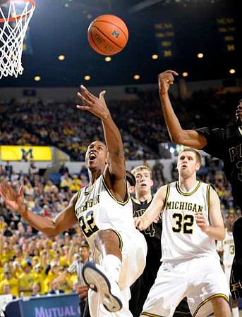Jevohn Shepherd (22) and Zack Gibson (32)