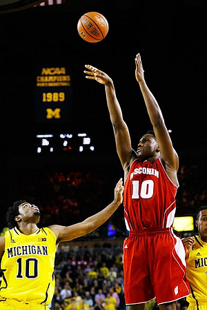 Aubrey Dawkins (24), Max Bielfeldt (44), and Zak Irvin (21)