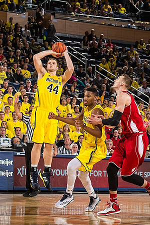 Ricky Doyle (32), Spike Albrecht (2), and Zak Irvin (21)