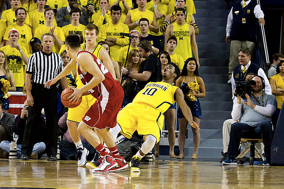 Zak Irvin (21) and Mark Donnal (34)