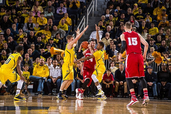 Mark Donnal (34) and Kameron Chatman (3)