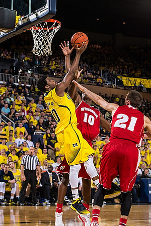 Zak Irvin (21), Derrick Walton Jr. (10), Muhammad-Ali Abdur-Rahkman (12), Kameron Chatman (3), and Max Bielfeldt (44)