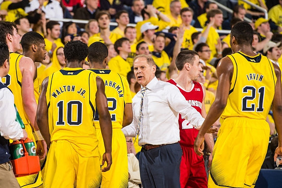 Aubrey Dawkins (24) and Max Bielfeldt (44)