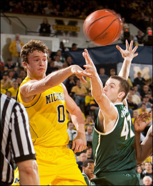 Zack Novak (0)