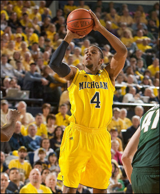 Darius Morris (4)