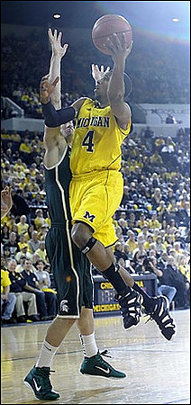 Darius Morris (4)