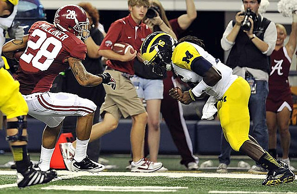 Denard Robinson (16)