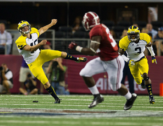 Matt Wile (45) and Marvin Robinson (3)