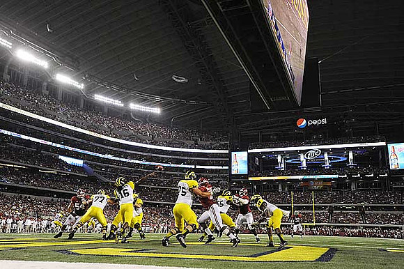 Taylor Lewan (77), Denard Robinson (16), Michael Schofield (75), and Patrick Omameh (65)