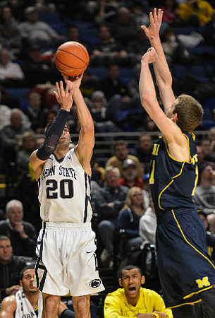 Nik Stauskas (11)