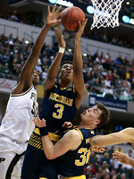 Kameron Chatman (3) and Ricky Doyle (32)