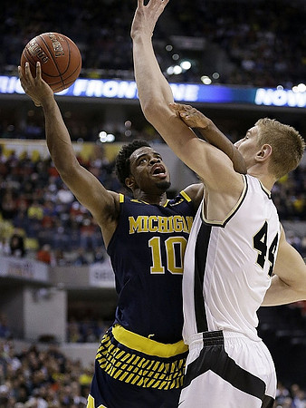 Derrick Walton Jr. (10)