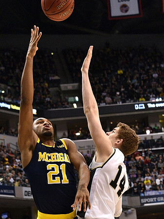 Zak Irvin (21)