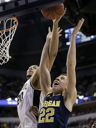 Duncan Robinson (22)
