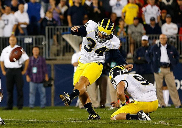 Brendan Gibbons (34) and Drew Dileo (9)