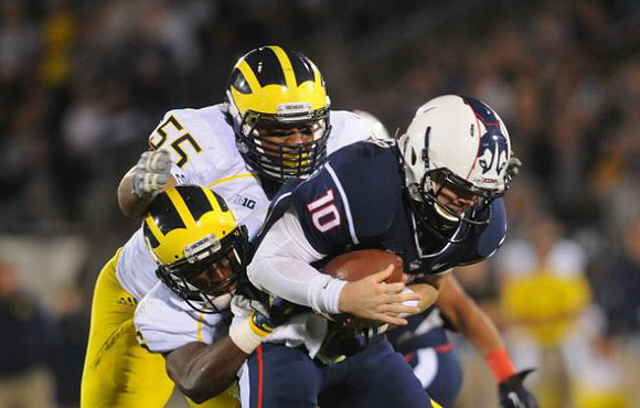 Jibreel Black (55) and Raymon Taylor (6)