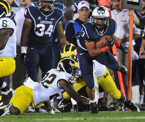 Raymon Taylor (6) and Jarrod Wilson (22)