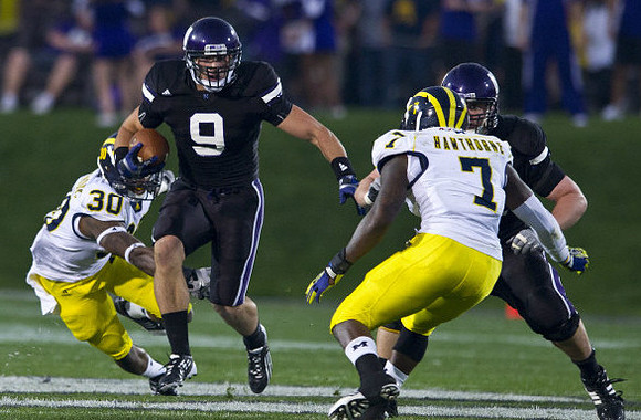 Thomas Gordon (30) and Brandin Hawthorne (7)