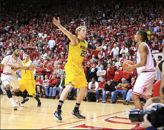 Stu Douglass (1) and Blake McLimans (22)