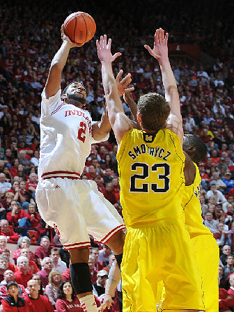 Evan Smotrycz (23) and Tim Hardaway Jr. (10)
