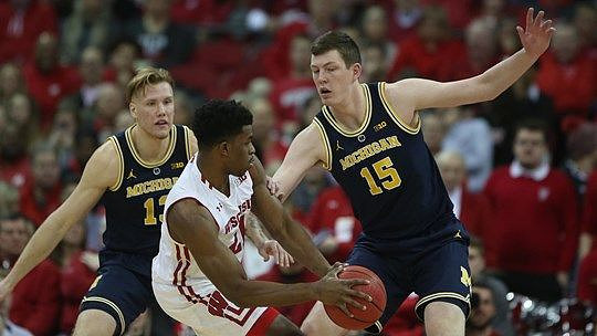 Ignas Brazdeikis (13) and Jon Teske (15)