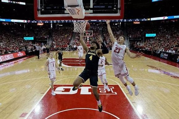 Isaiah Livers (4), Zavier Simpson (3), and Jordan Poole (2)