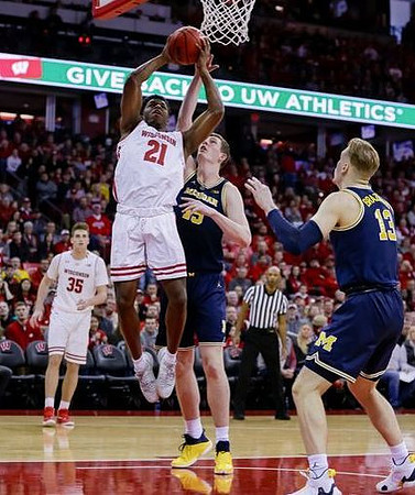 Jon Teske (15) and Ignas Brazdeikis (13)