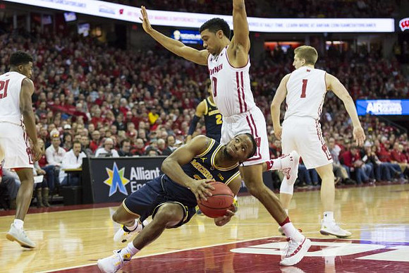Zavier Simpson (3) and Jordan Poole (2)