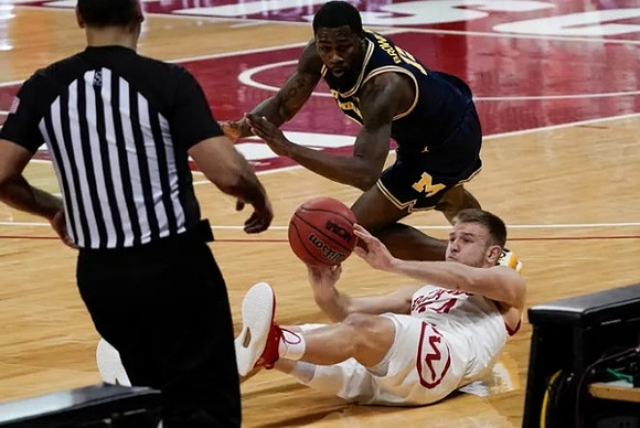 Chaundee Brown Jr. (15)