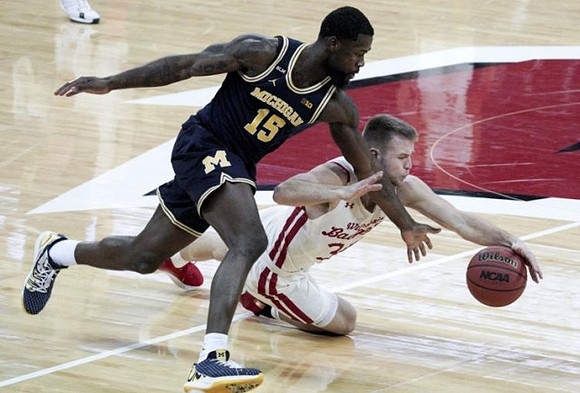 Chaundee Brown Jr. (15)