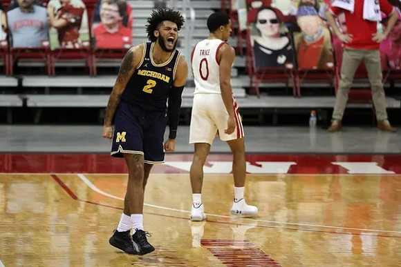 Isaiah Livers (2)