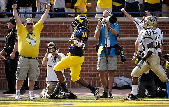Denard Robinson (16)