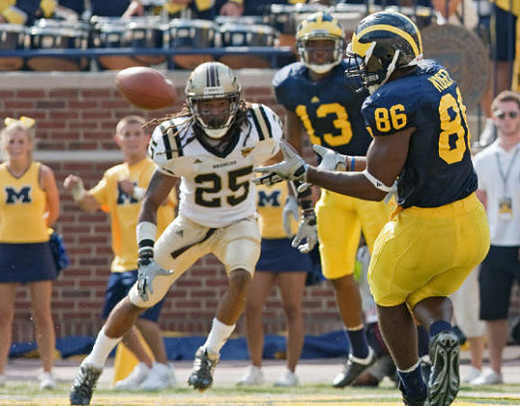 Kevin Koger (86) and Greg Mathews (13)