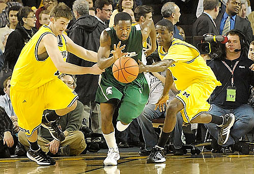 Stu Douglass (1) and Manny Harris (3)