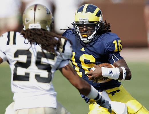 Denard Robinson (16)