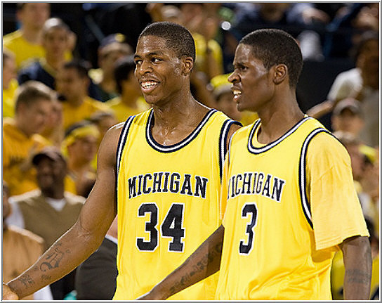 DeShawn Sims (34) and Manny Harris (3)