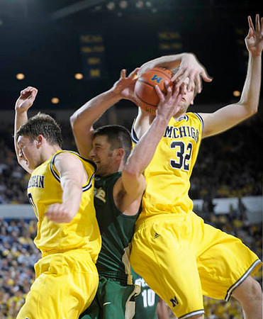 Zack Gibson (32) and Zack Novak (0)