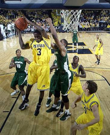 Manny Harris (3), Zack Novak (0), Laval Lucas-Perry (31), and C.J. Lee (2)