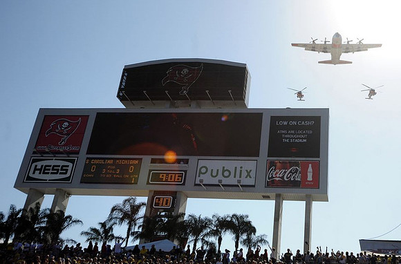 Outback Bowl, Raymond James Stadium, Tampa, FL
