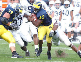 Chris Perry (23) and Adam Stenavich (79)