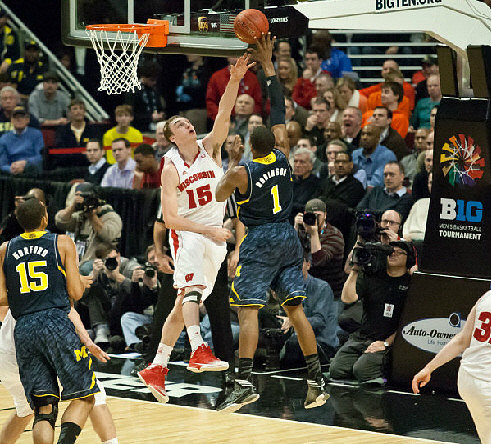 Jon Horford (15) and Glenn Robinson III (1)