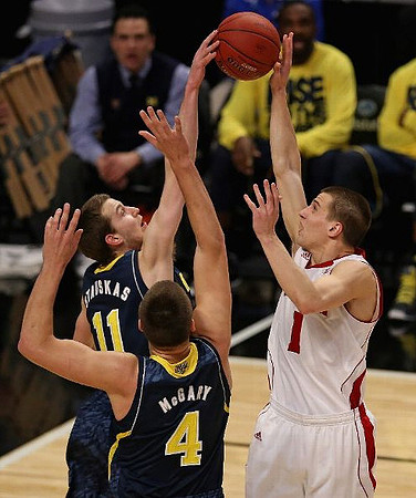 Mitch McGary (4) and Nik Stauskas (11)