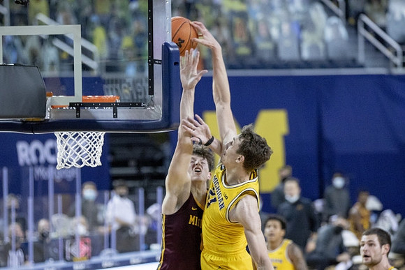 Franz Wagner (21) and Eli Brooks (55)